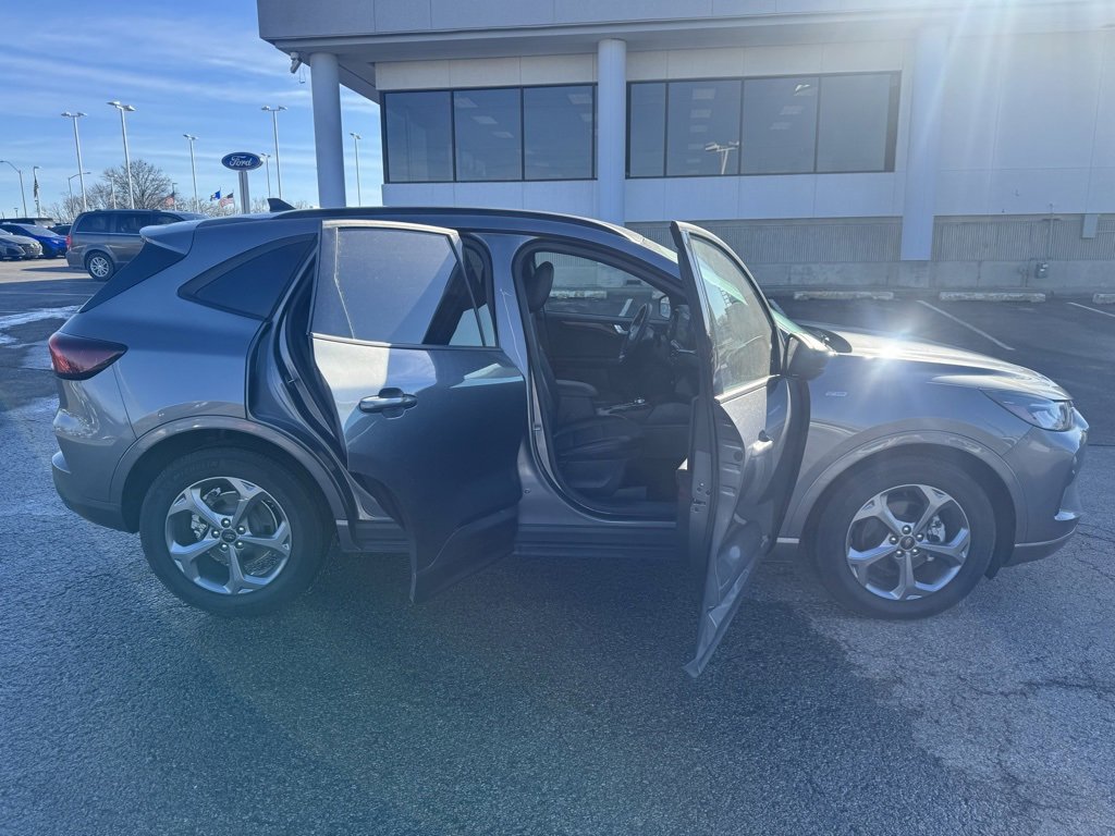 Used 2024 Ford Escape ST-Line w/ Tech Pack #1 image 8