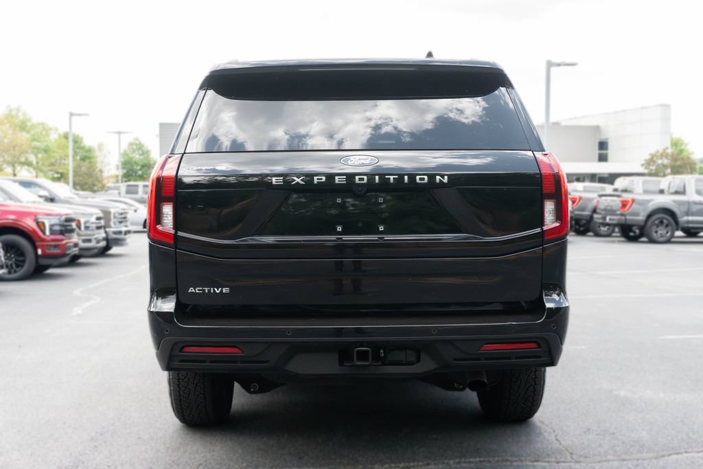 Used 2025 Ford Expedition Active RWD image 6