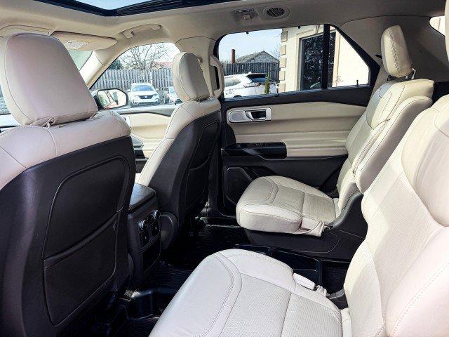 Used 2020 Ford Explorer Platinum w/ Premium Technology Package image 21