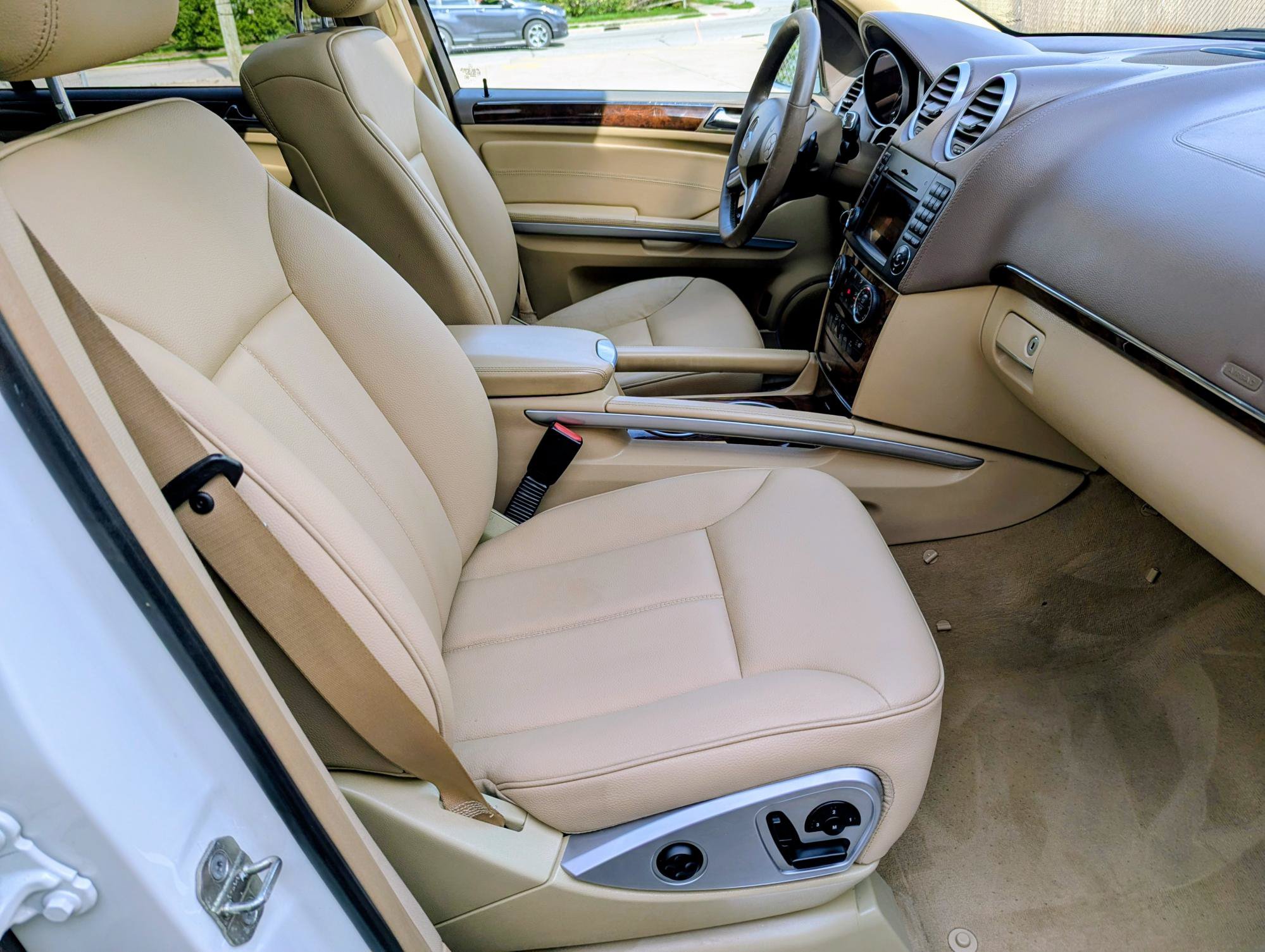 Used 2011 Mercedes-Benz GL 450 4MATIC image 11