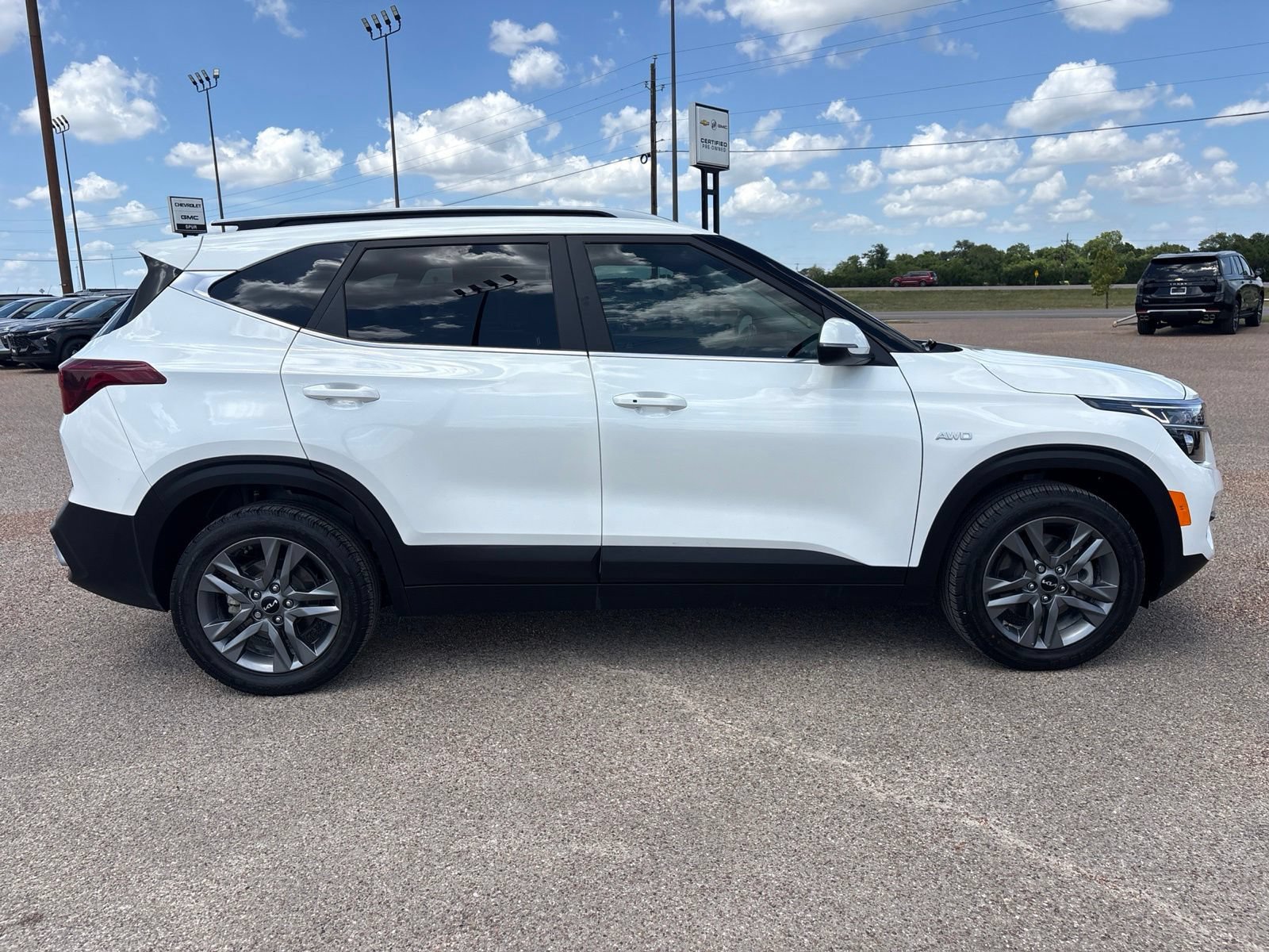 Used 2023 Kia Seltos S AWD/4WD image 7