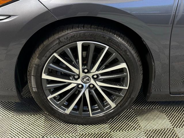 Used 2024 Lexus ES 350 w/ Premium Package image 9