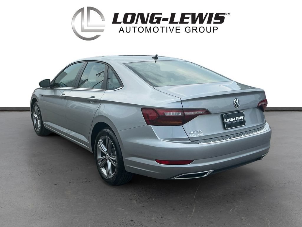 Used 2019 Volkswagen Jetta R-Line w/ R-Line Cold Weather Package FWD image 4