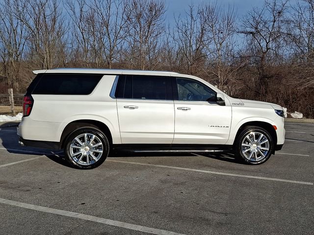 Used 2023 Chevrolet Suburban High Country image 7