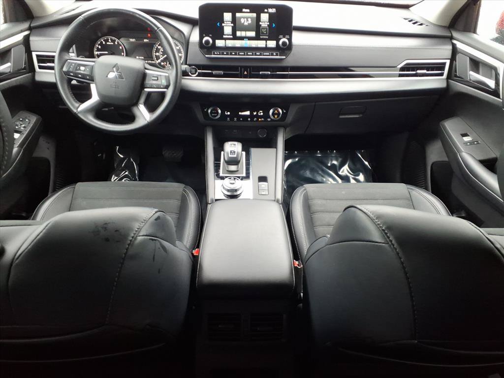 Used 2024 Mitsubishi Outlander AWD image 9