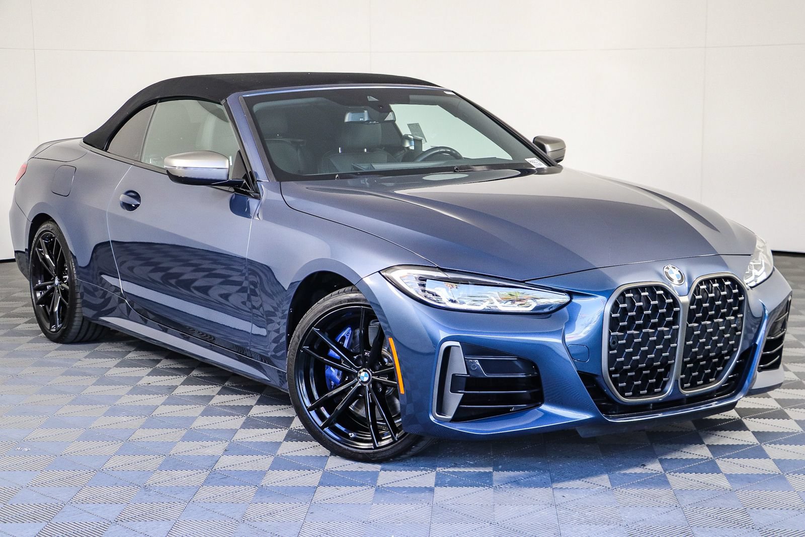 Used 2024 BMW 440i xDrive Convertible AWD/4WD image 1