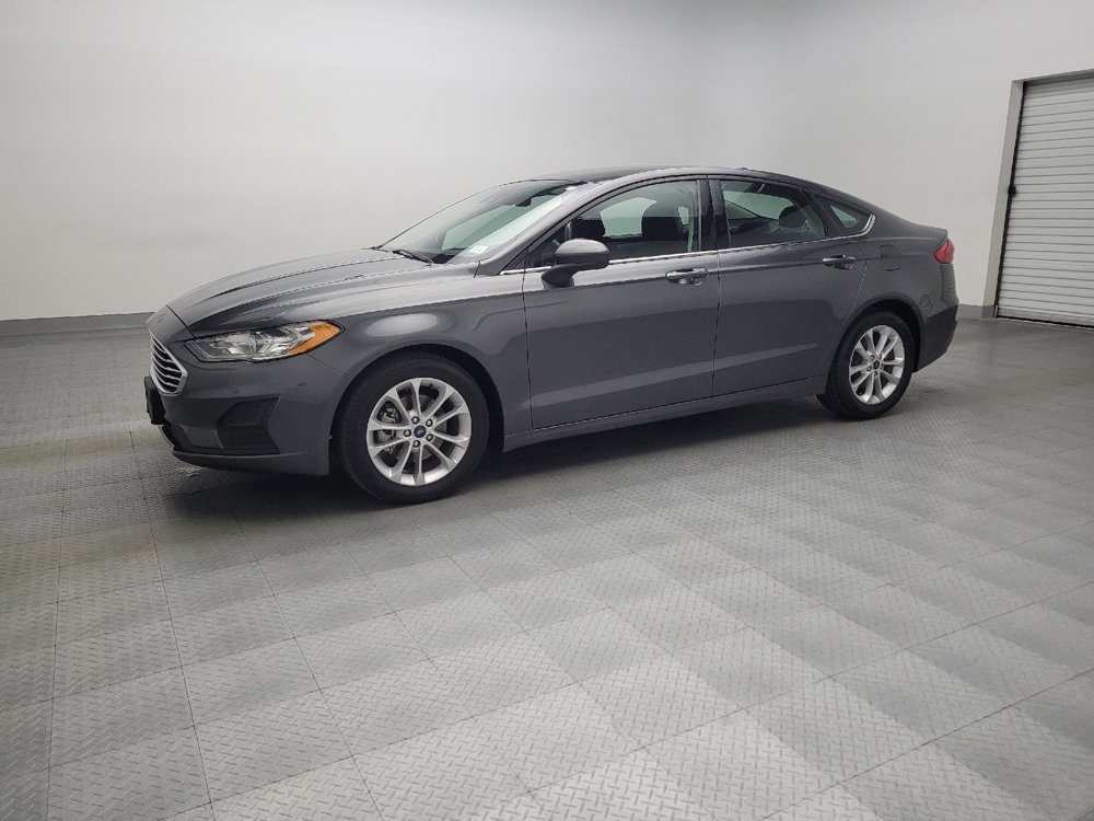Used 2020 Ford Fusion SE image 2