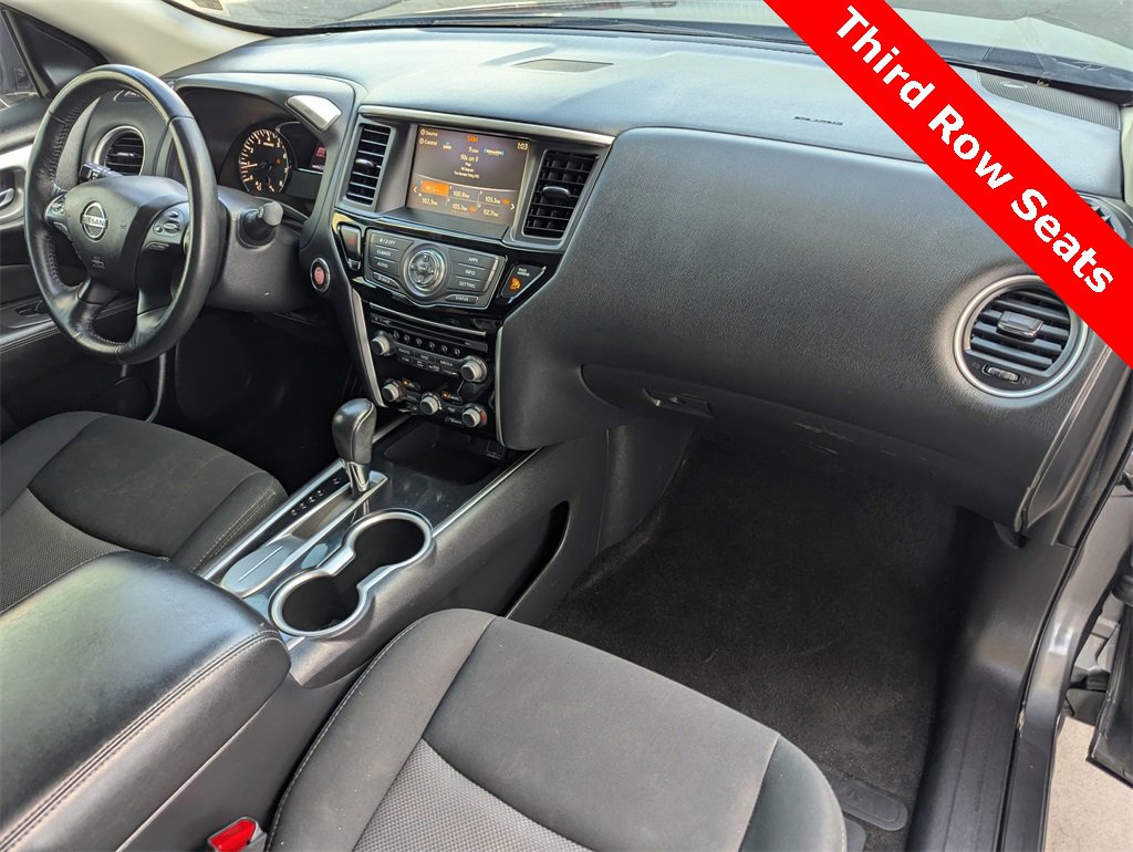 Used 2020 Nissan Pathfinder SV image 19