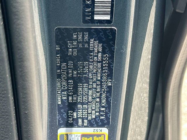 Used 2024 Kia Carnival EX image 34