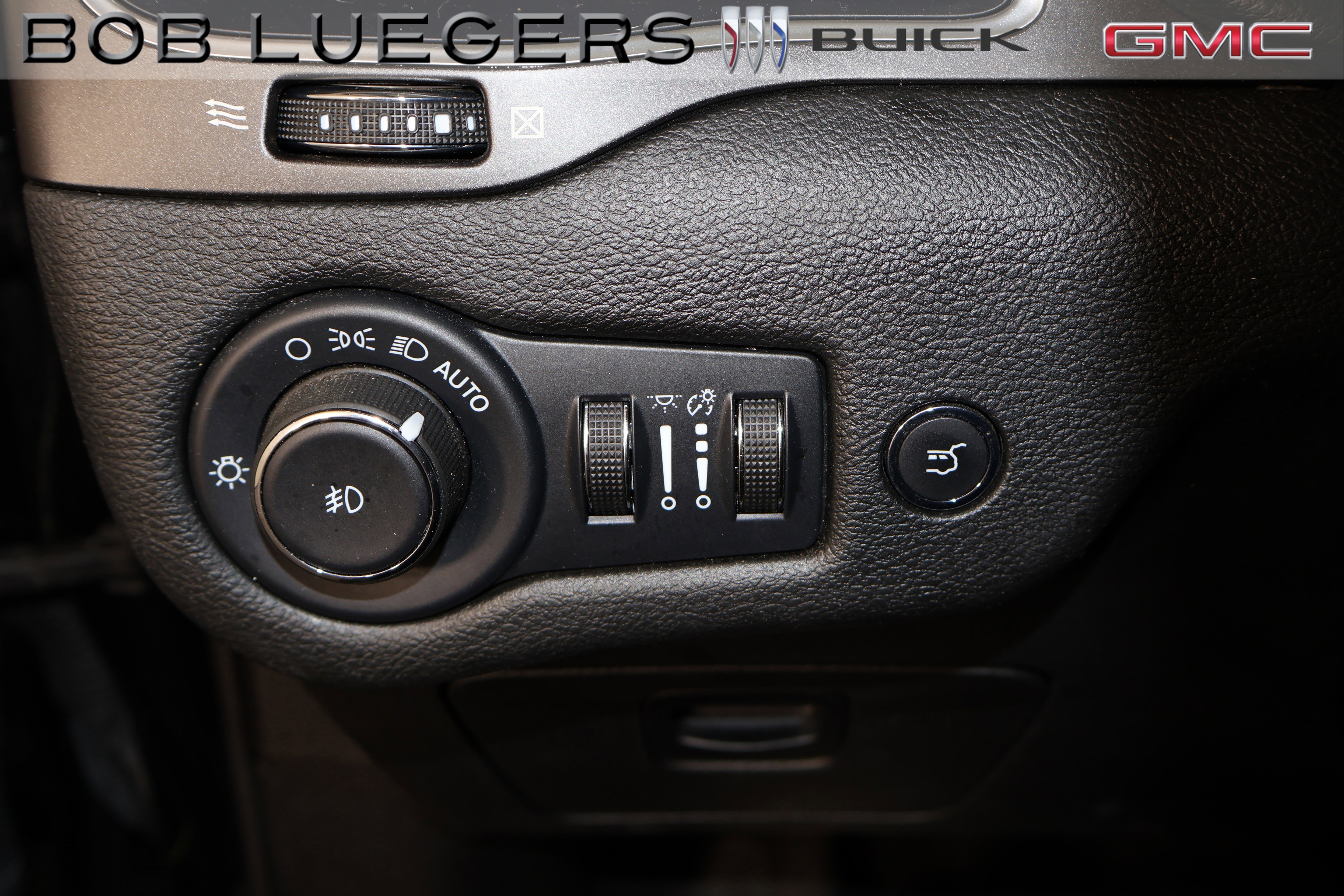 Used 2022 Jeep Cherokee Trailhawk w/ Sun, Sound & Nav Group image 29