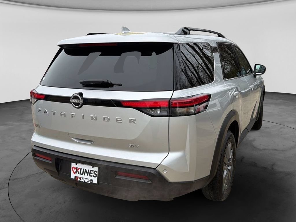 Used 2024 Nissan Pathfinder SV FWD image 9