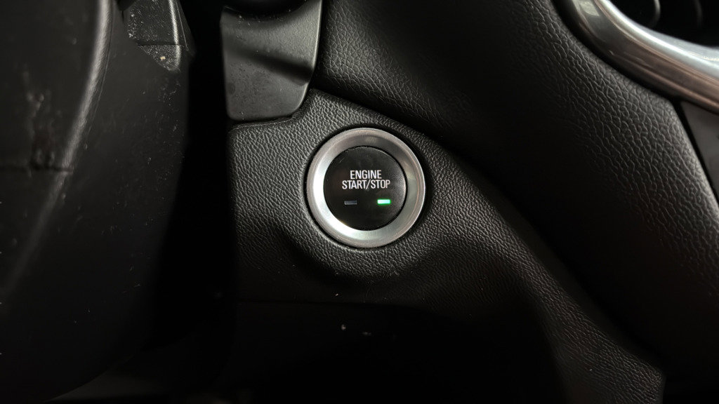 Used 2019 Chevrolet Equinox LT w/ Driver Convenience Package FWD image 25