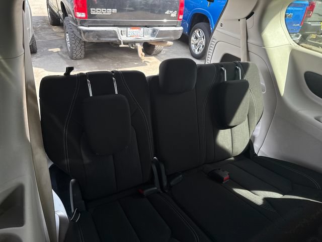 Used 2023 Chrysler Voyager LX FWD image 12