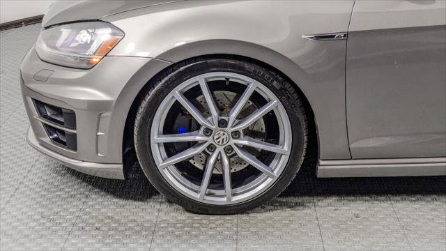 Used 2017 Volkswagen Golf R 4-Door image 33