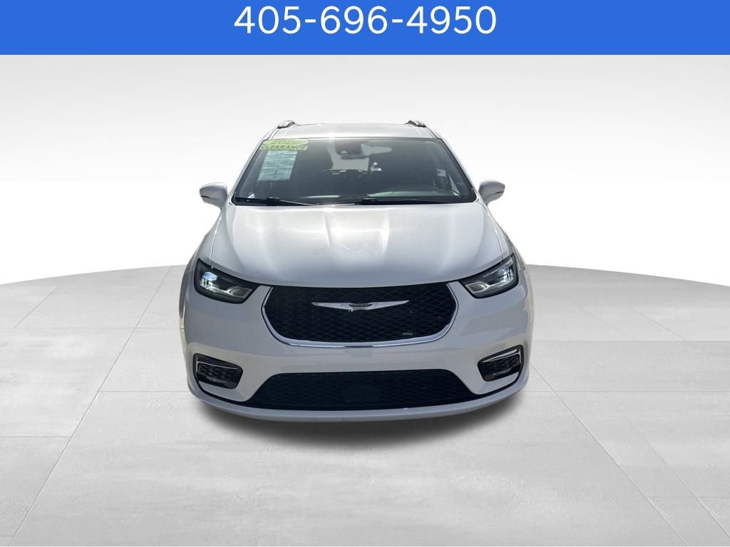 Used 2022 Chrysler Pacifica Touring-L image 6