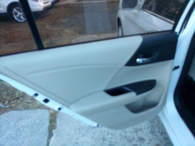 Used 2015 Honda Accord EX-L image 11