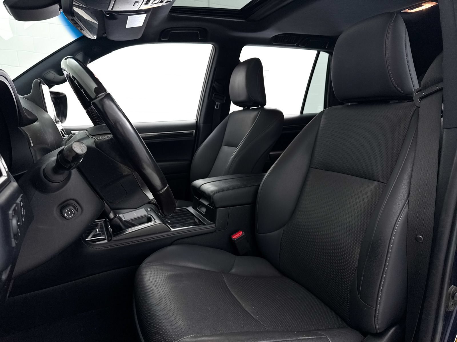 Used 2022 Lexus GX 460 Premium w/ Premium Package AWD/4WD image 18
