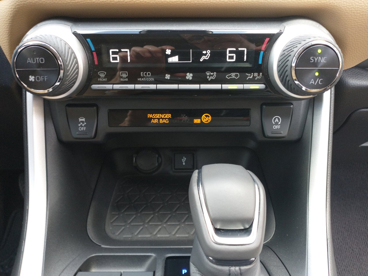 Used 2022 Toyota RAV4 XLE Premium image 46
