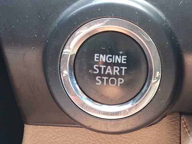 Used 2013 Toyota Camry XLE w/ Leather Pkg FWD image 23