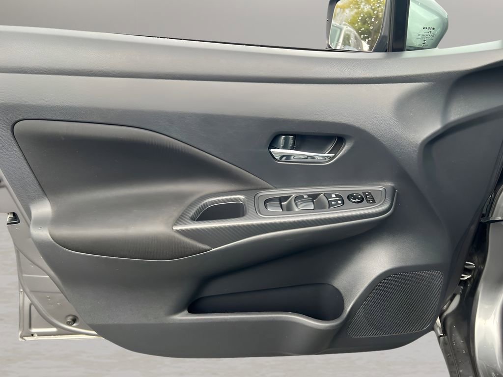Used 2021 Nissan Versa SV FWD image 12