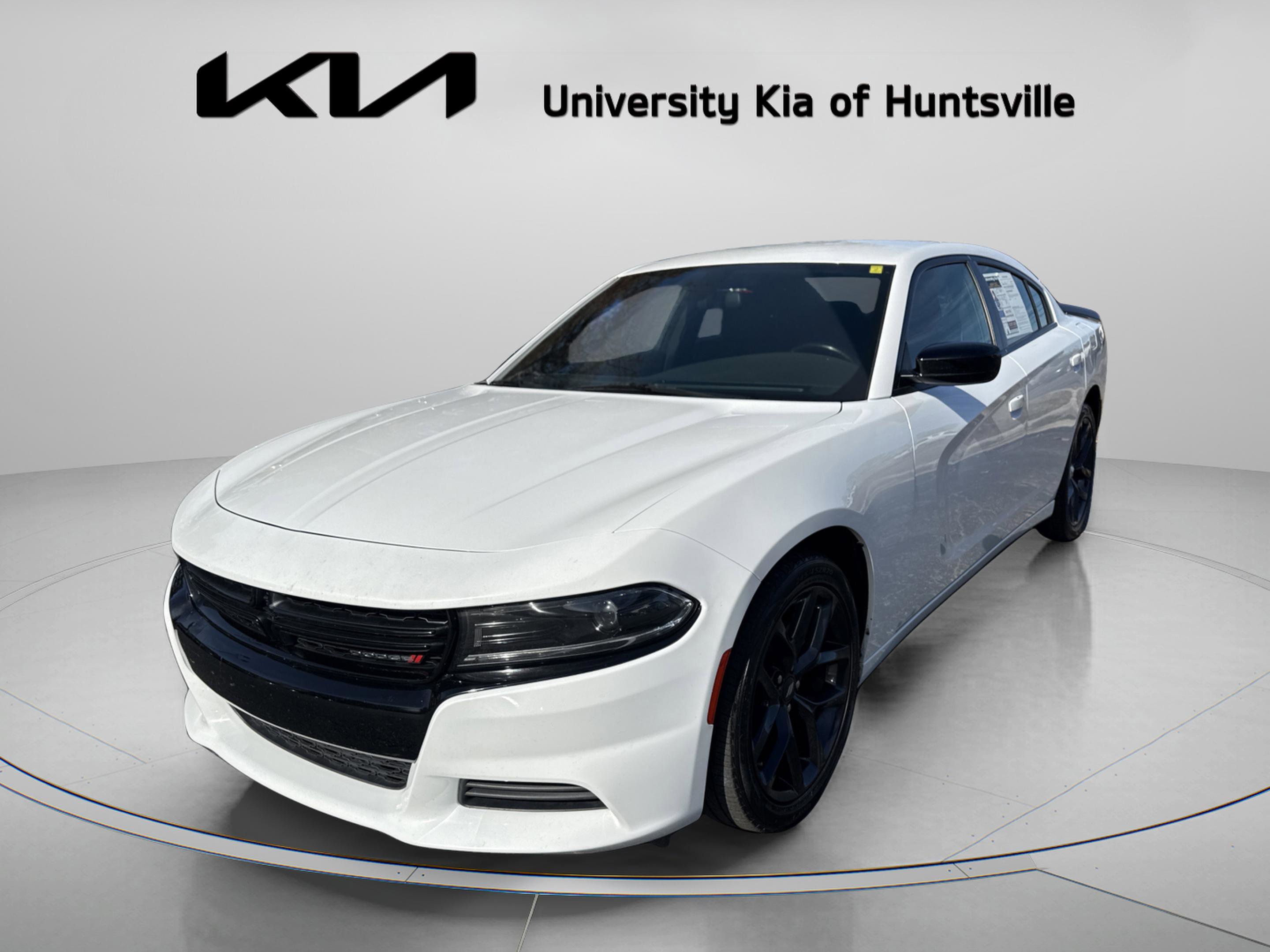 Used 2022 Dodge Charger SXT w/ Blacktop Package image 3