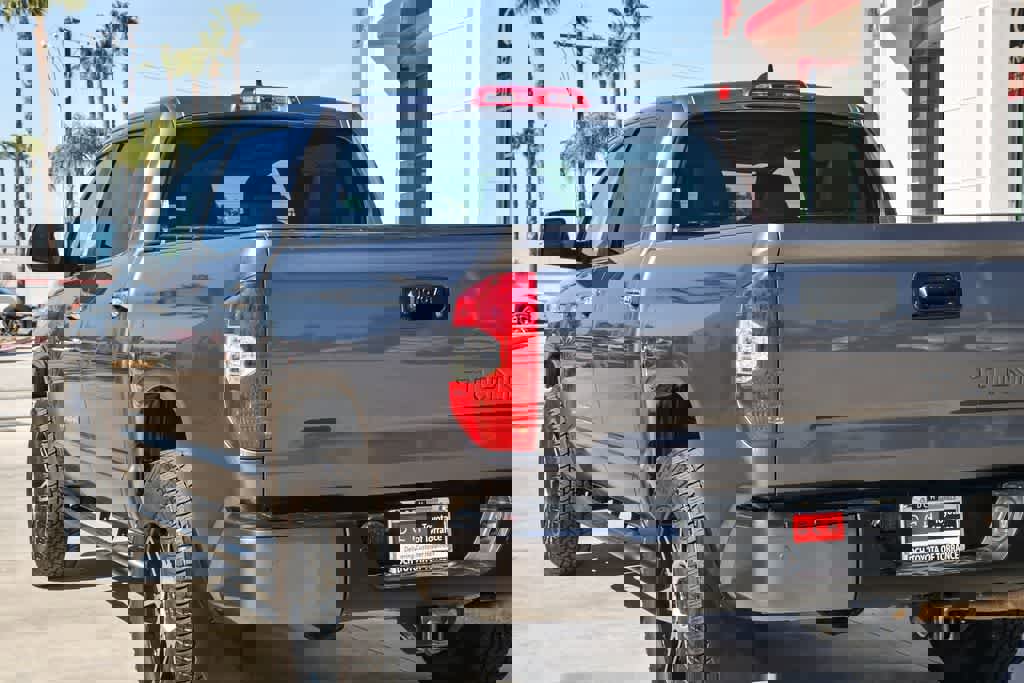 Used 2021 Toyota Tundra Limited w/ Limited Premium Package image 6