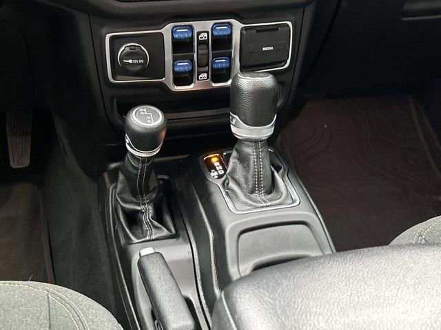 Used 2024 Jeep Wrangler Sport S image 17