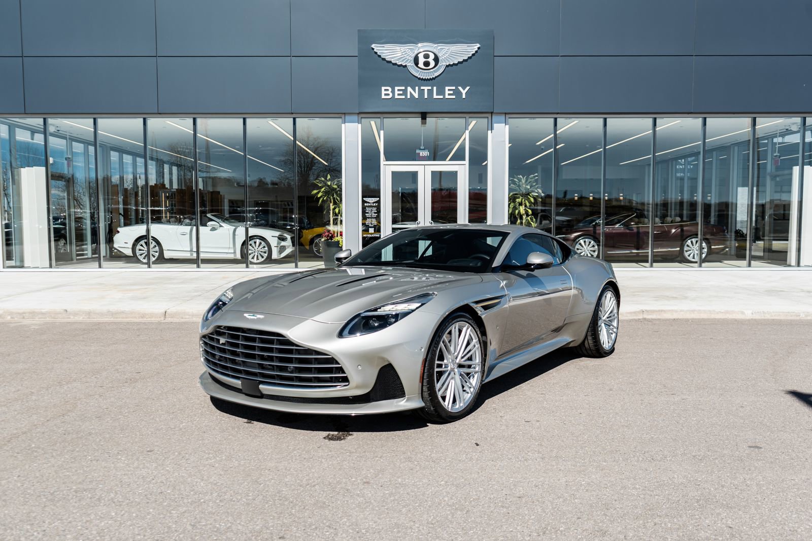 Used 2026 Aston Martin DB12 Coupe image 1