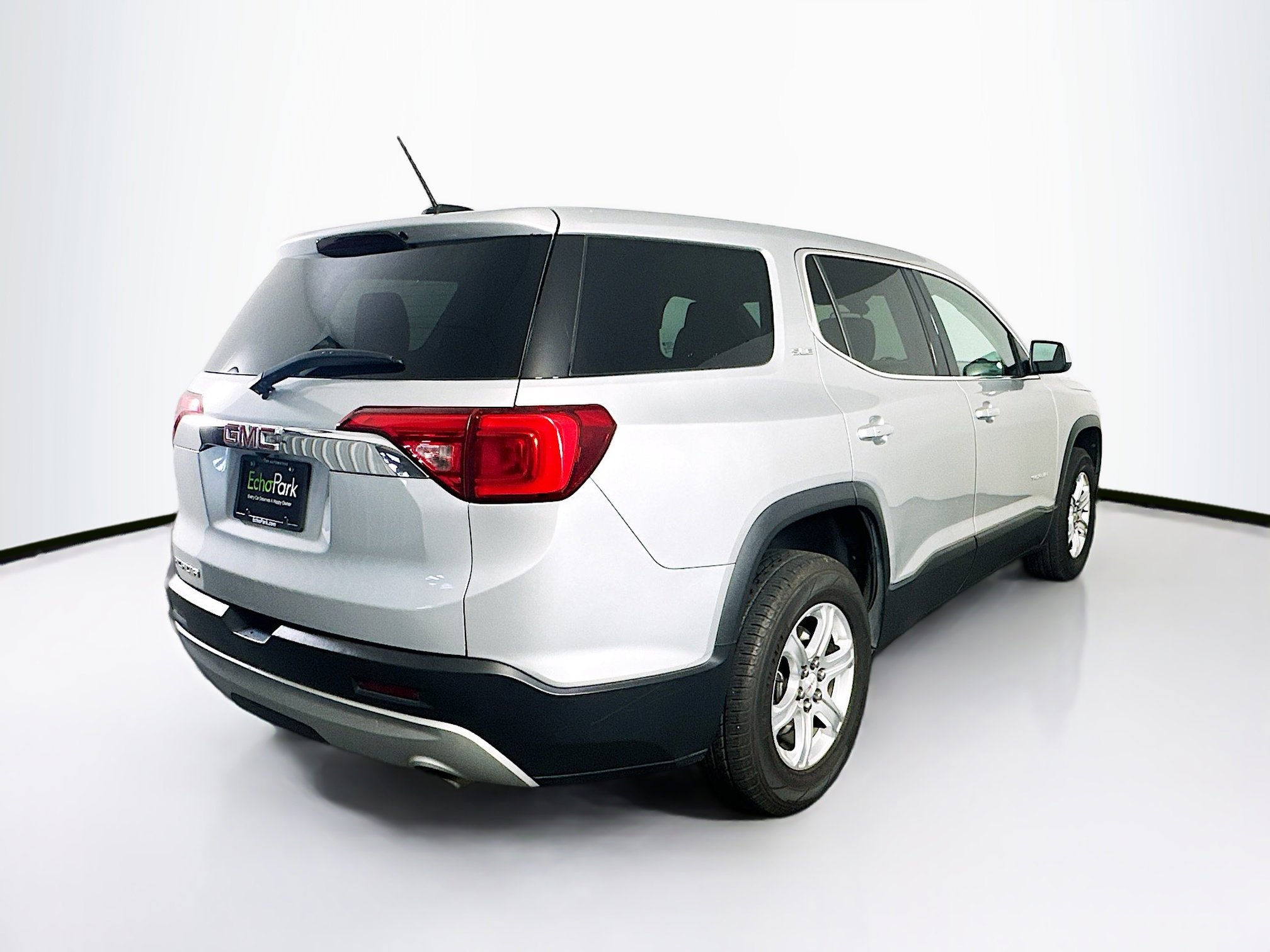 Used 2017 GMC Acadia SLE image 9