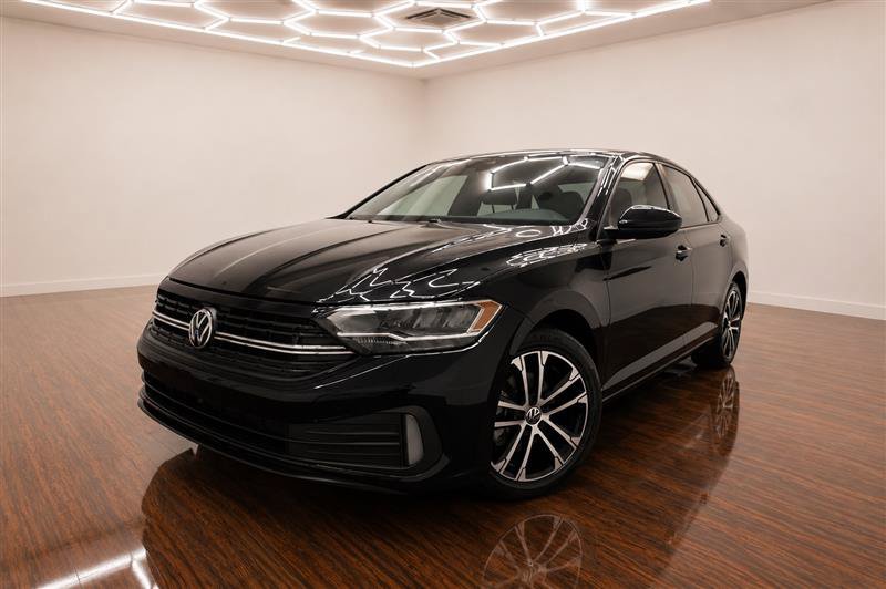 Used 2024 Volkswagen Jetta Sport FWD image 2