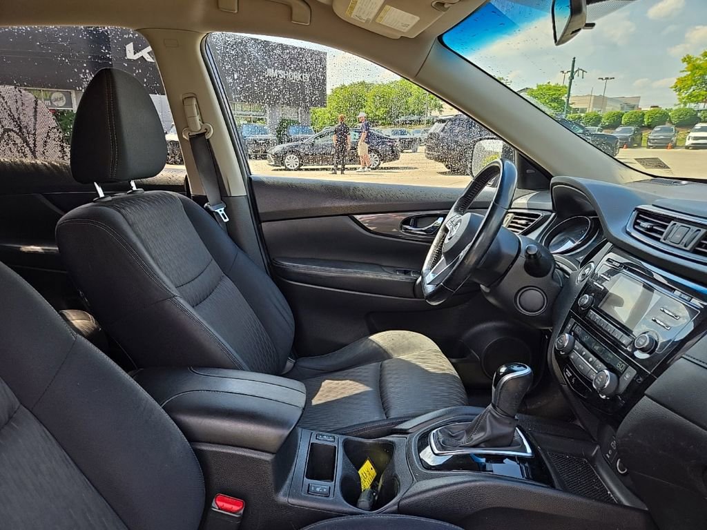 Used 2017 Nissan Rogue SV AWD/4WD image 35
