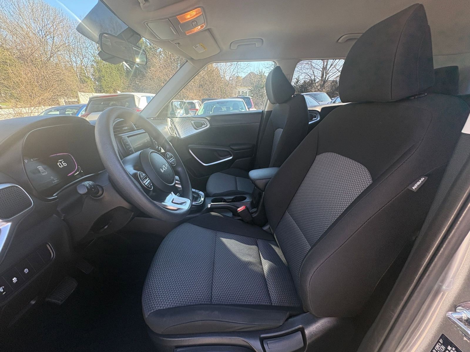 Used 2025 Kia Soul LX w/ LX Technology Package FWD image 23