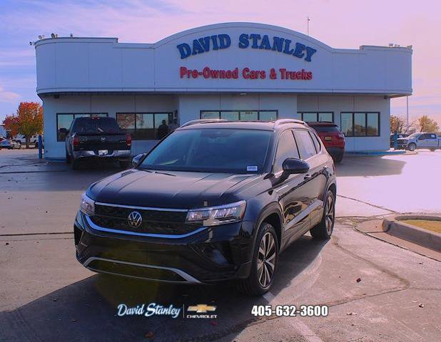 Used 2023 Volkswagen Taos SE w/ Panoramic Sunroof Package