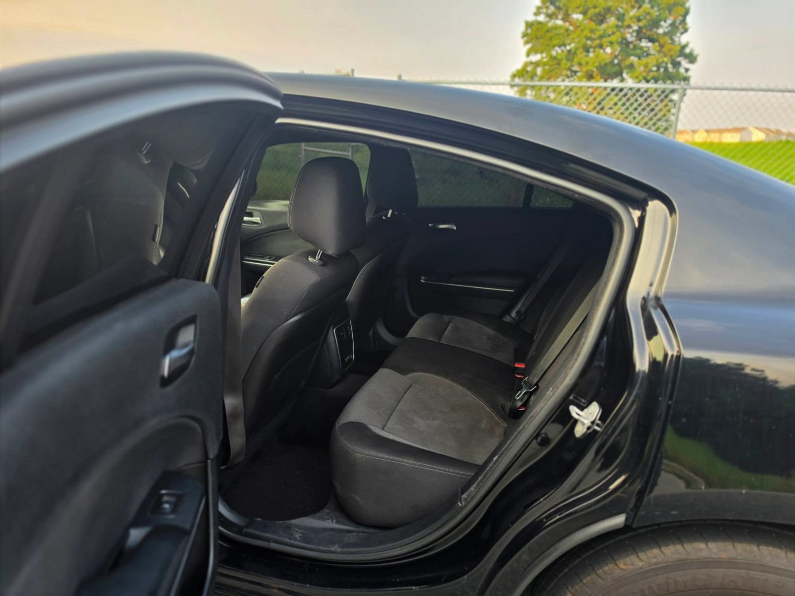 Used 2015 Dodge Charger SE w/ Sport Appearance Group RWD image 11