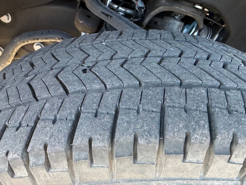 Used 2024 Chevrolet Silverado 3500 LT w/ Convenience Package image 28