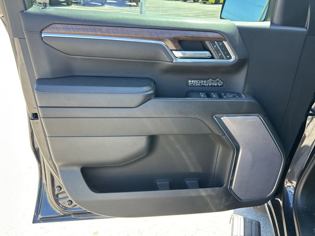 Used 2023 Chevrolet Silverado 1500 High Country w/ High Country Premium Package image 18
