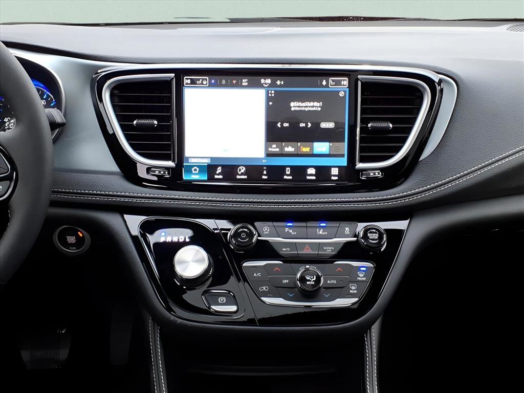 New 2026 Chrysler Pacifica Limited w/ S Appearance Package image 14