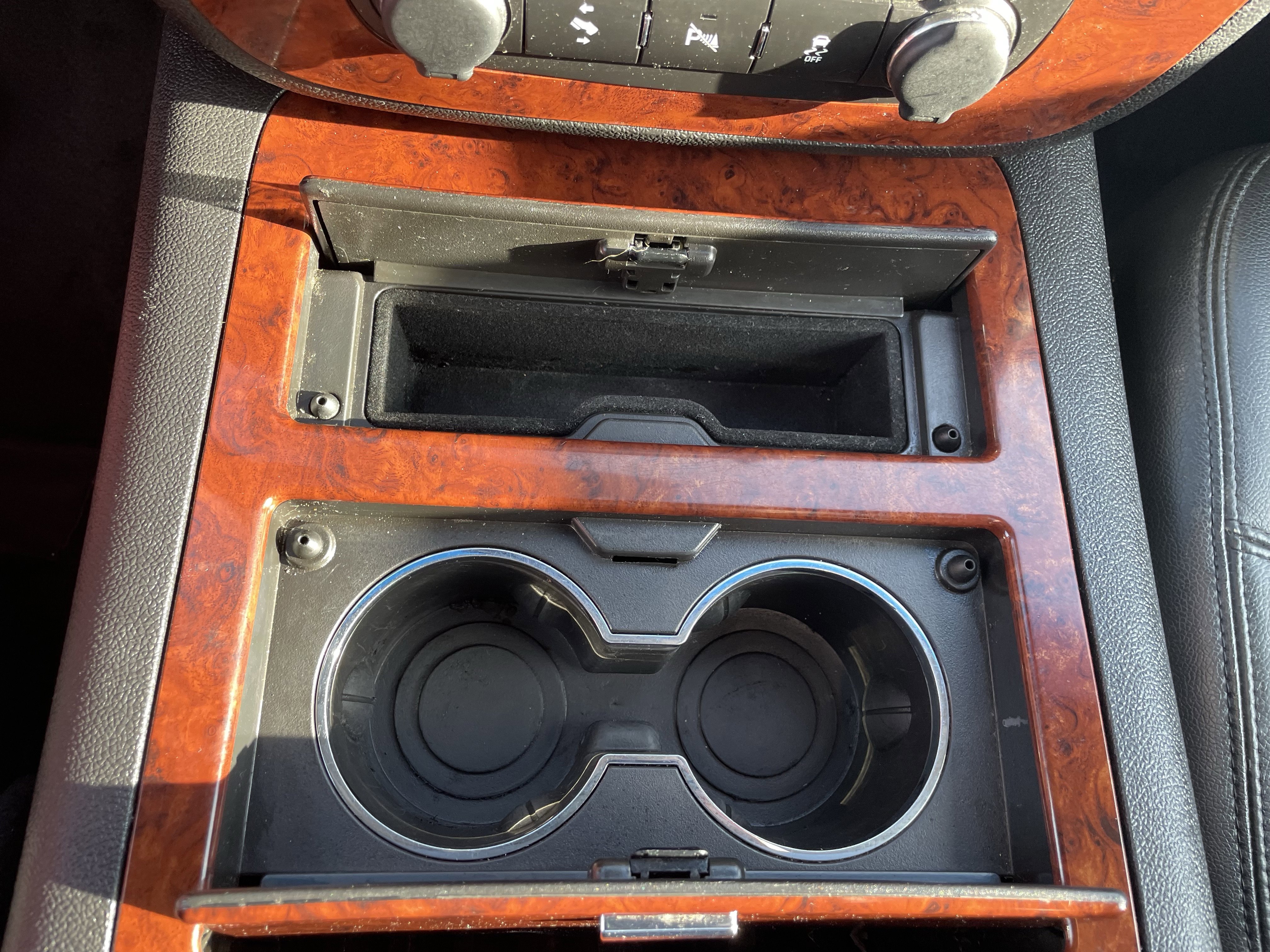 Used 2014 Chevrolet Tahoe LTZ AWD/4WD image 23