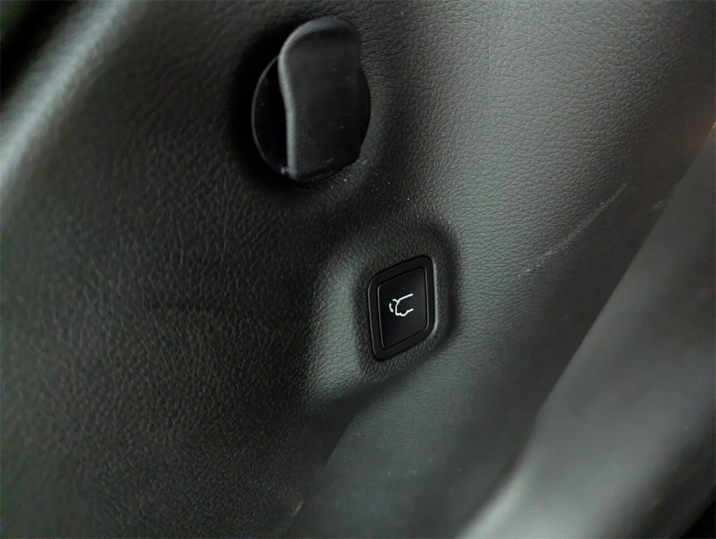 Certified 2024 Jeep Compass Limited w/ Elite Group image 18