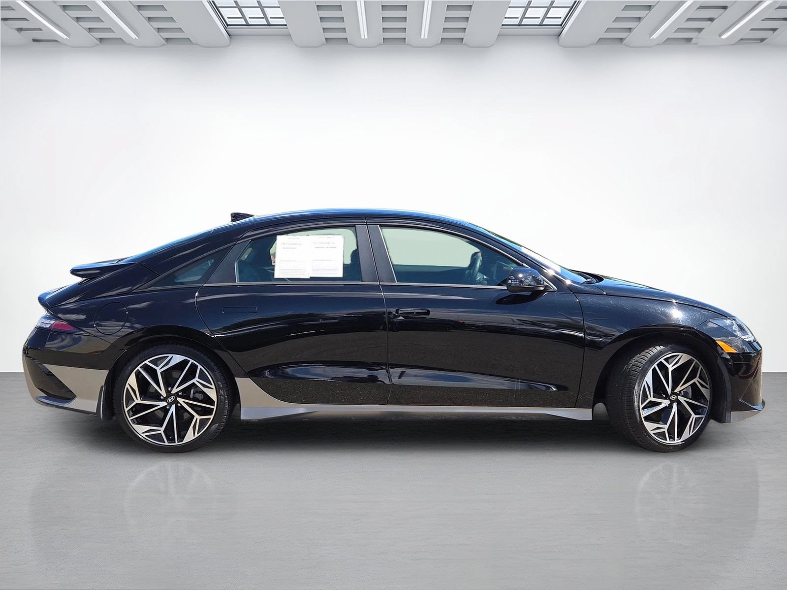 Certified 2023 Hyundai Ioniq 6 SEL RWD image 3