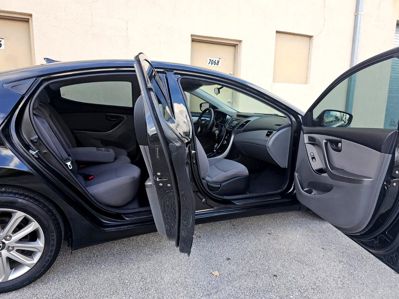 Used 2014 Hyundai Elantra SE w/ Option Group 02 image 17