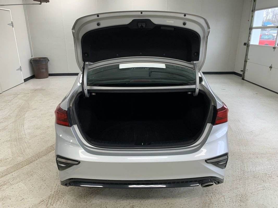 Used 2019 Kia Forte LXS FWD image 5