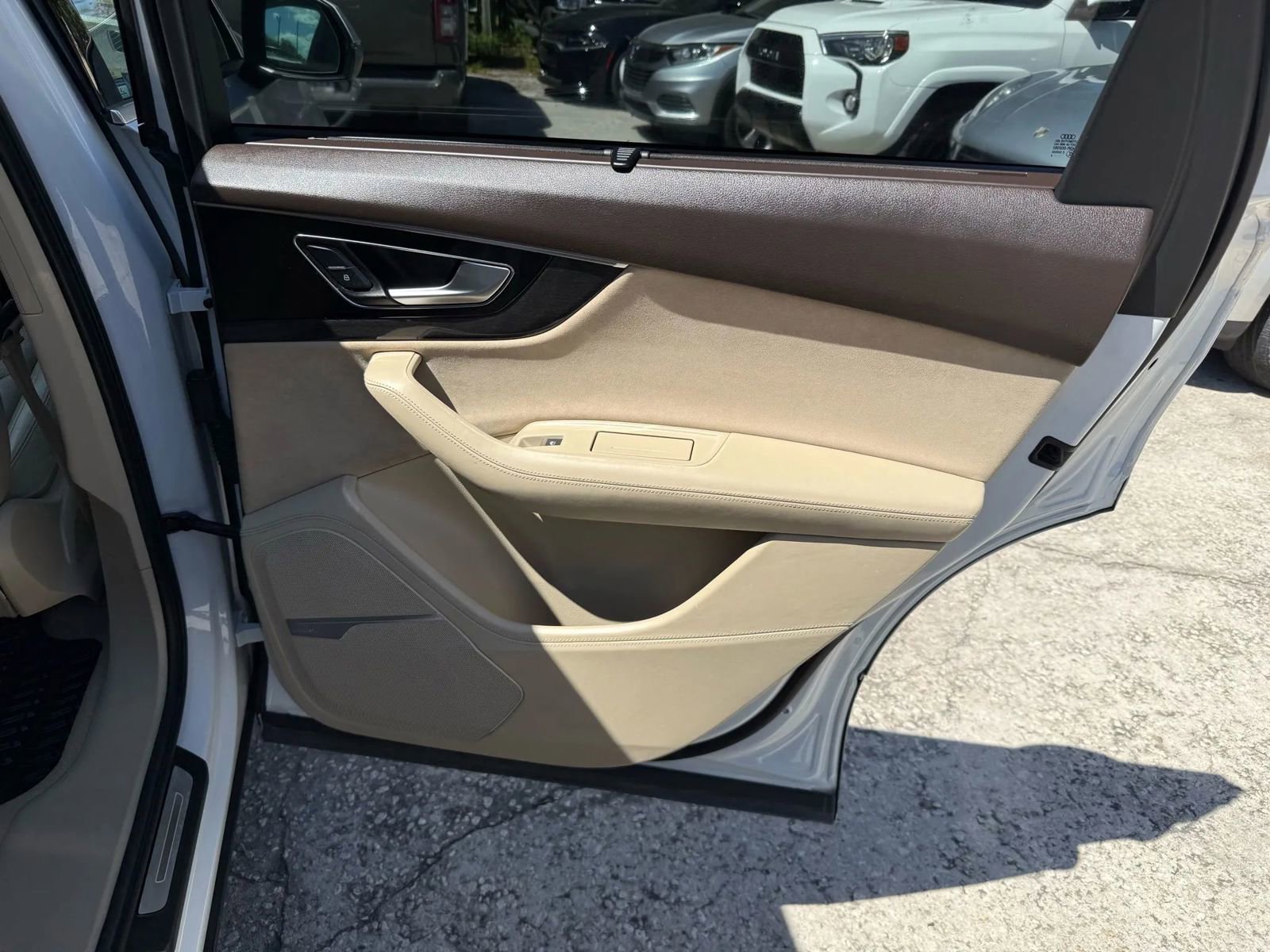 Used 2018 Audi Q7 3.0T Prestige image 18