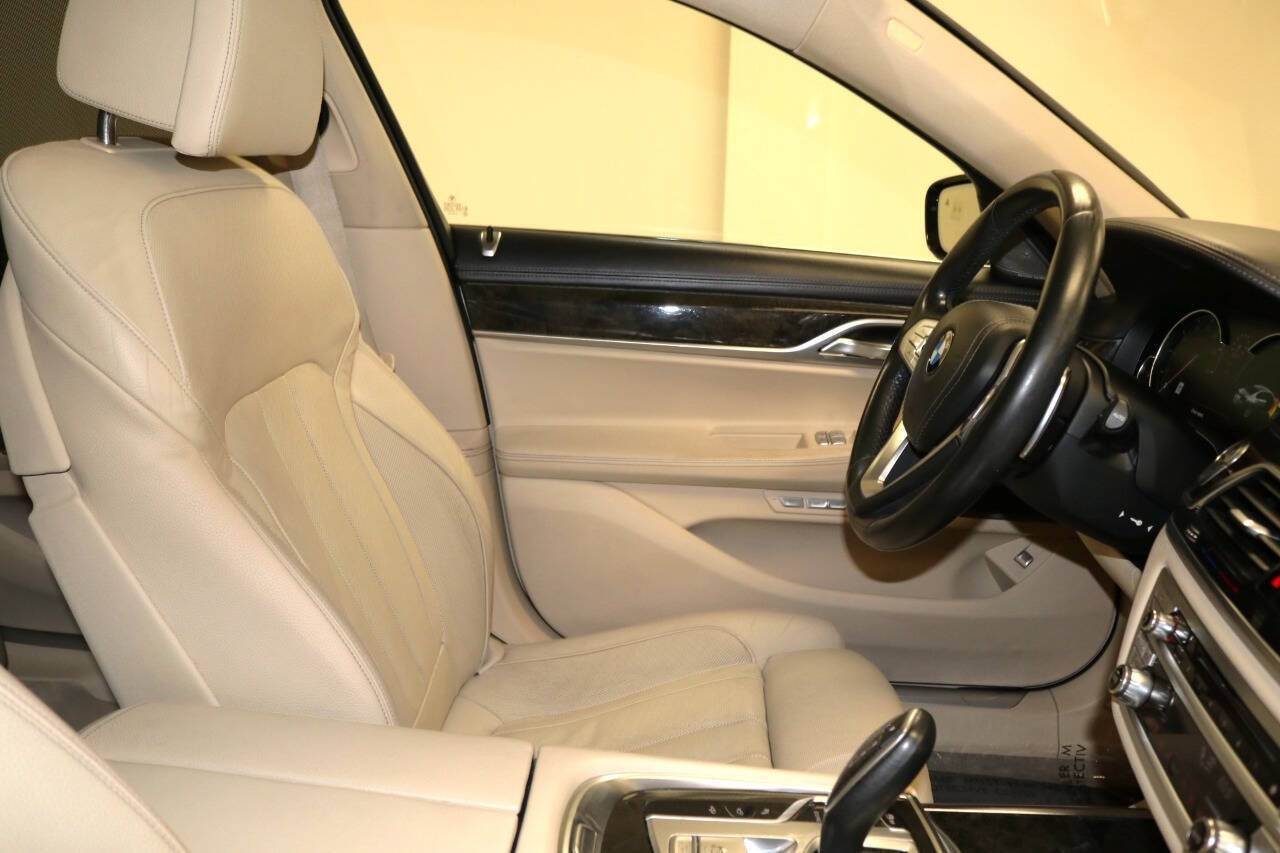 Used 2016 BMW 740i RWD image 91