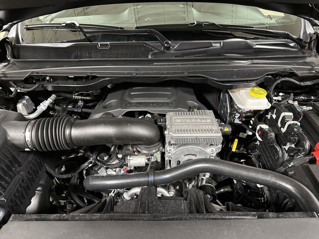New 2026 RAM 1500 4x4 Crew Cab image 25