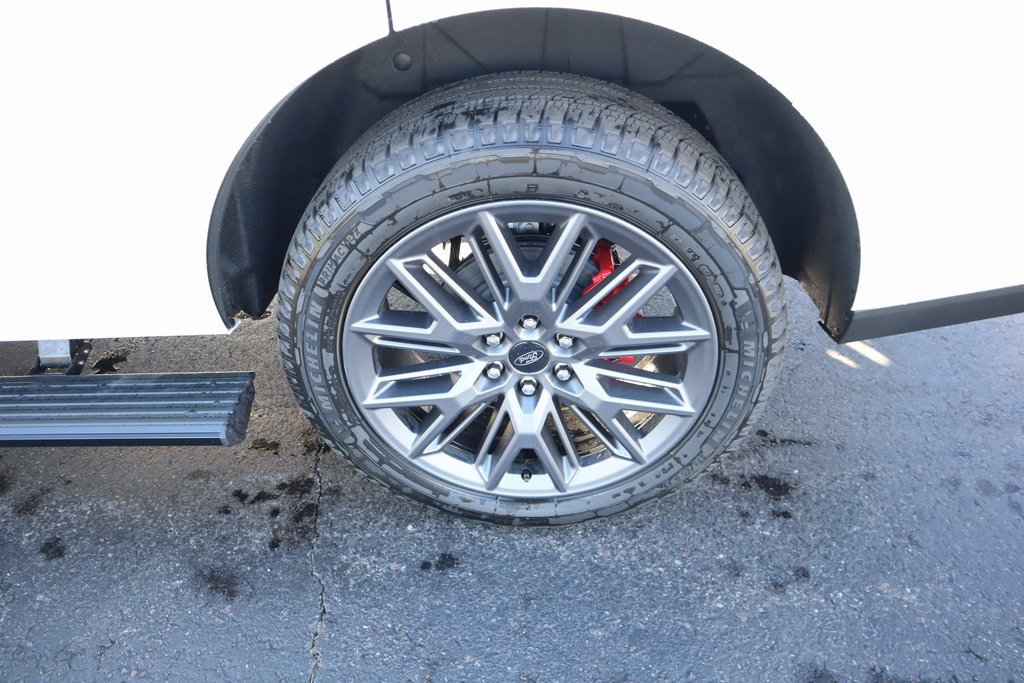 New 2025 Ford Expedition Platinum w/ Stealth Performance Package image 19