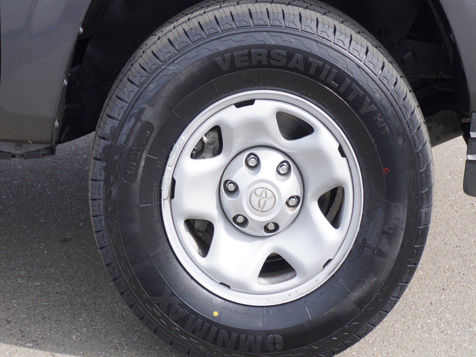 Used 2023 Toyota Tacoma SR AWD/4WD image 5