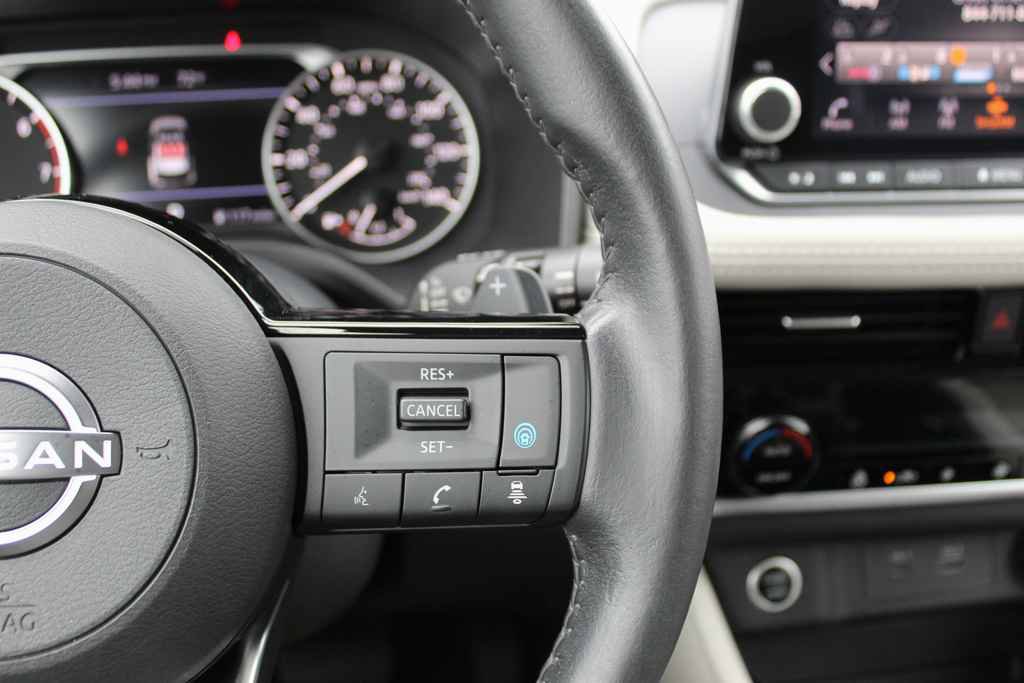 Used 2023 Nissan Rogue SL AWD/4WD image 19
