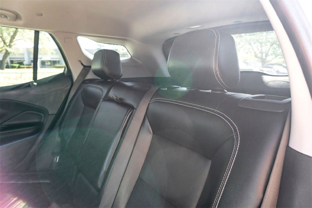 Used 2024 GMC Terrain SLT image 28