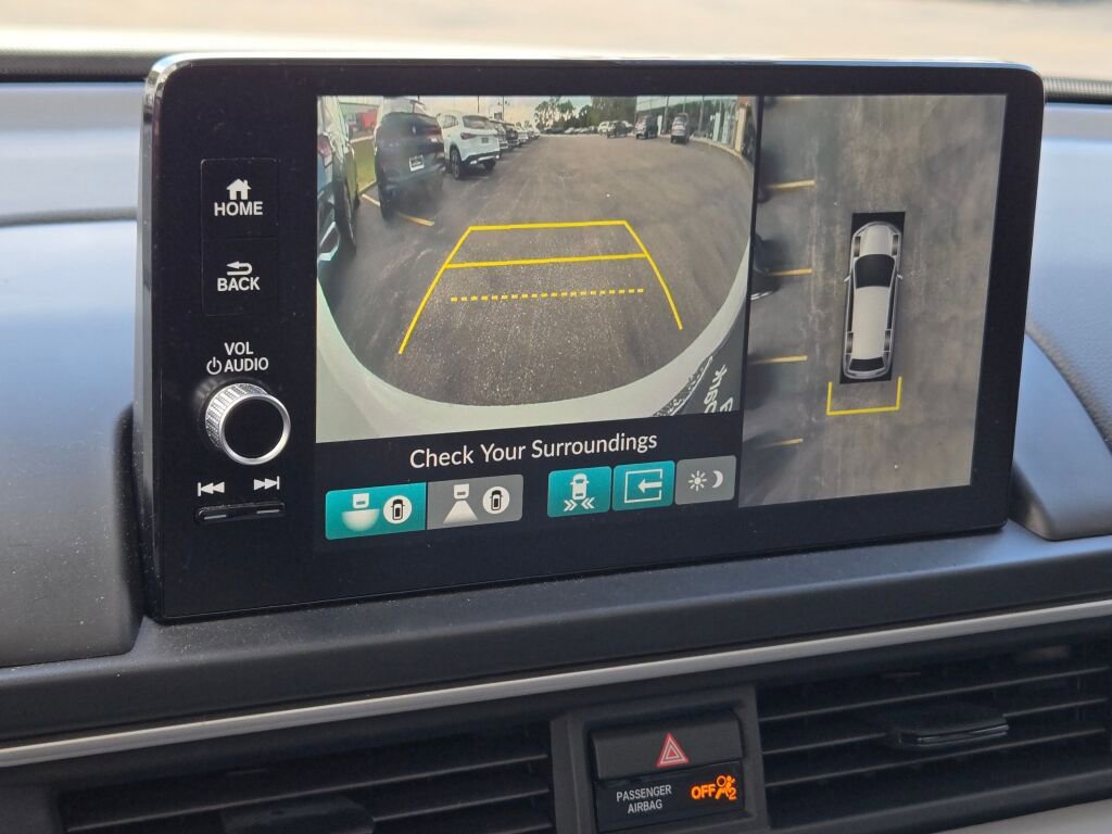 Used 2025 Honda Pilot Elite image 40